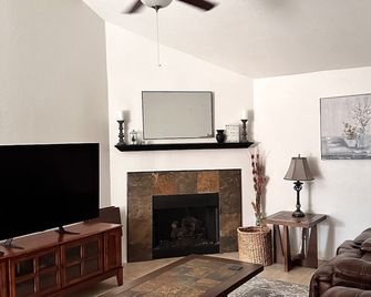 Cotton Cottage - Lake Jackson - Sala de estar