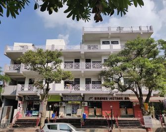 Hotel Rockwood Inn - Faridabad - Gebäude