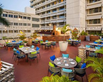 Four Points by Sheraton Dar es Salaam New Africa - דר א-סאלאם - מסעדה