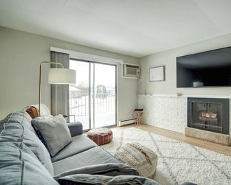 Beautifully remodeled 2 bed 104 Berkley Verona #6 - Verona - Sala de estar