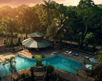 Safari Adventure Lodge - Sauraha - Pool