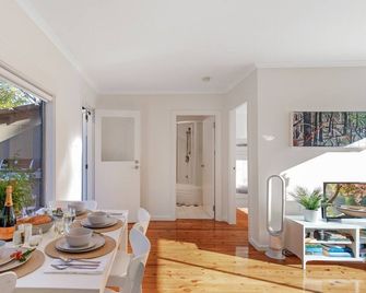 Kangaroo Cottage - Currarong - Comedor