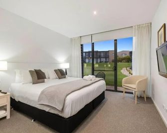 Relax at 54 - Rosebud