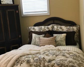 Lovely Coastal~Equestrian 2 Story Home Near Beaches,Disney,Sea World,Golf,Hiking - San Juan Capistrano - Habitación