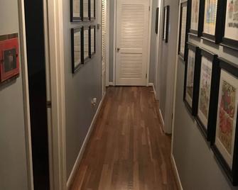 Half Mile to MSU Campus-3 Bed/2Bath Ranch in Cozy Neighborhood! - Starkville - Tiền sảnh