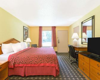Days Inn by Wyndham Savannah Airport - סאוואנה - חדר שינה