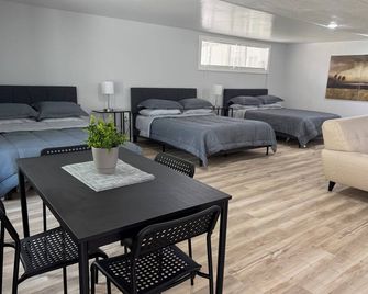 Modern Open Studio - 3 Beds - Sleeps 5 - Near Local Attractions - Marksville