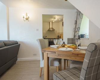 Jane Welsh Cottage - Thornhill - Dining room