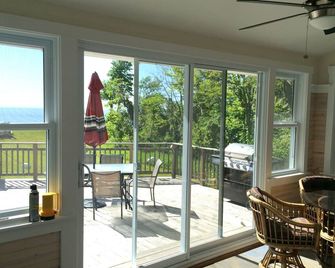 'Endless Summer' - Lake Michigan Beachfront Home! - Ludington - Balcony