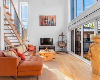 Boho Vibes Cottage - Sainte-Agathe-des-Monts - Salon