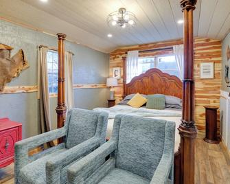 Walk to Grand Lake Pet-Friendly Grove Getaway! - Grove - Habitación