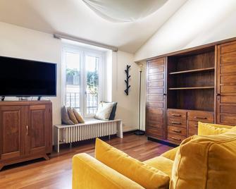 easyhomes Duomo View - Milan - Living room