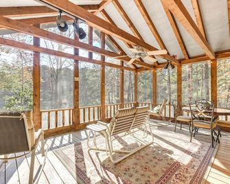 Secluded Hamilton Cabin Retreat w/ Private Lake! - Hamilton