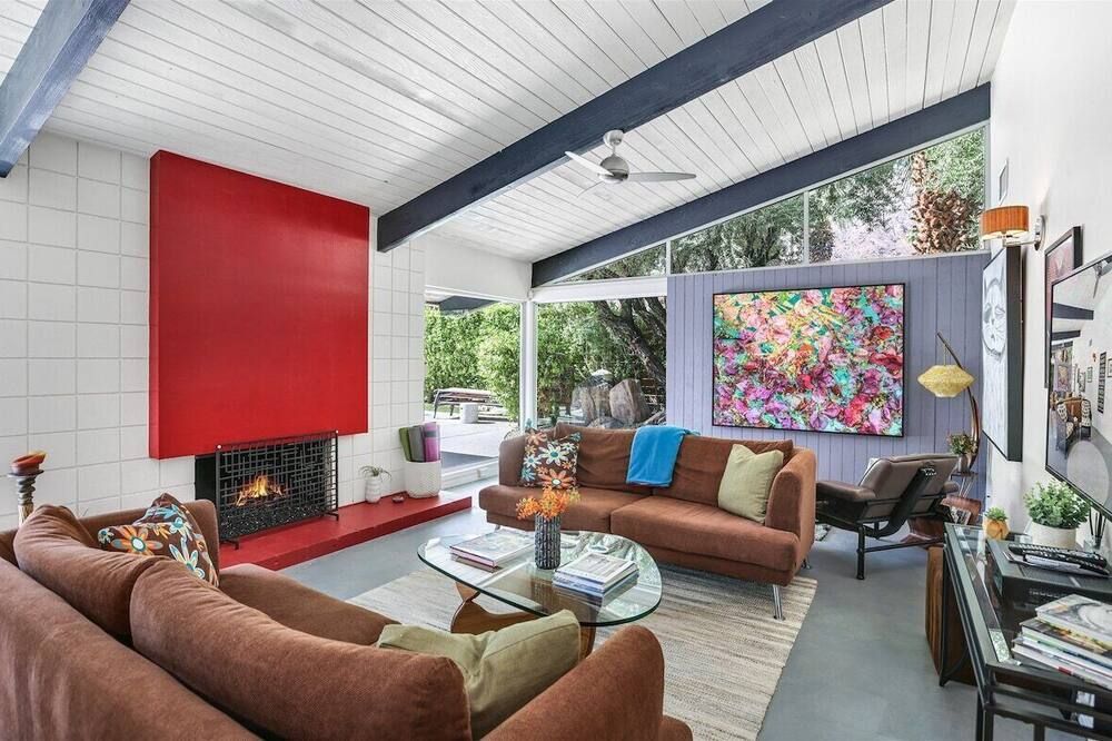 Private Las Palmas Hideaway - Luxury Meets History: Iconic Design with Stunning Mountain Views - Palm Springs - Living room