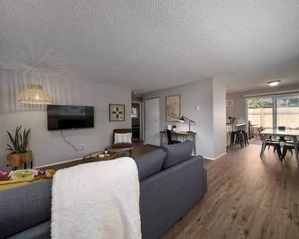 #stayinmydistrict Vancouver Near Clark College - Vancouver - Sala de estar