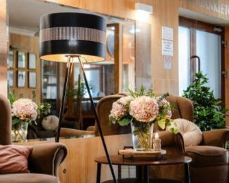 Hotel Kosmowski - Września - Lobby