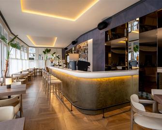 Radisson Collection Astorija Hotel, Vilnius - וילנה - בר