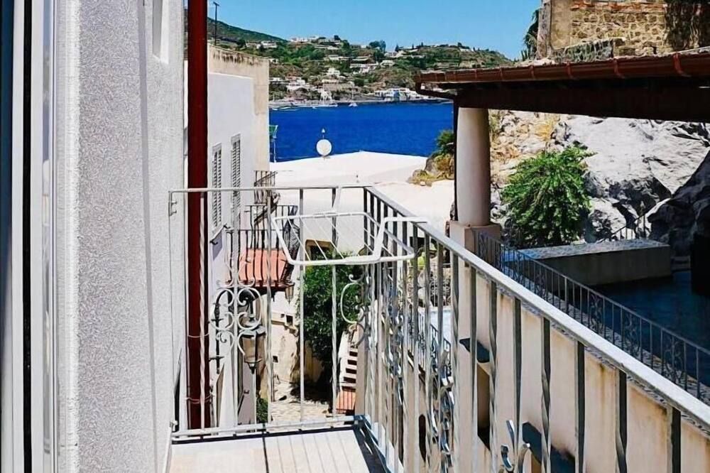 'Sweet Life' Casa Vacanze - ליפארי - מרפסת