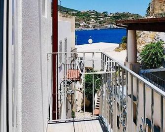 'Sweet Life' Casa Vacanze - Lipari - Balkon