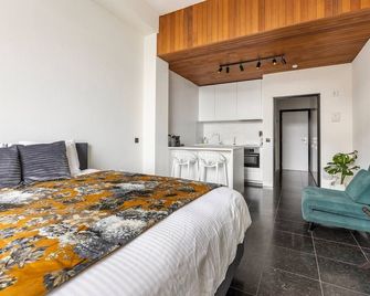 Riverview Studio in Historical Heart of Antwerp - אנטוורפן - חדר שינה
