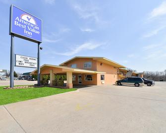 Americas Best Value Inn Ponca City - Ponca City - Building