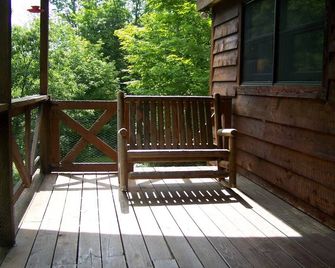 Off The Beaten Path Beautiful Private Cabin Wifi Wellsboro Enjoy A Spring Visit - Middlebury Center - Balcony
