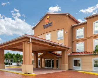 Comfort Inn & Suites Airport - Fort Myers - Edificio