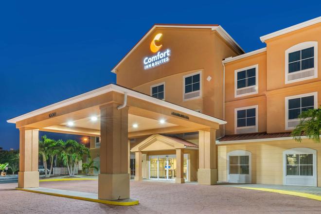 Comfort Inn Suites Airport 89 2 5 3 Fort Myers Hotel