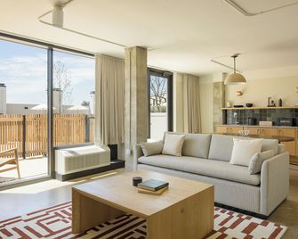 دريفت ناشفيل، آ ميمبر أوف ديزاين هوتلز - ناشفيل (تينيسي) - غرفة معيشة