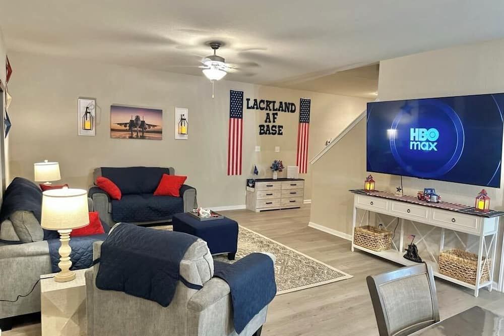 “fly High Sleep Tight” Near Lackland Afb ,river Walk & Alamo - سان انطونيو - غرفة معيشة