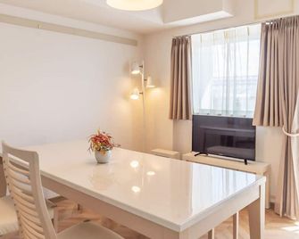 Universal Bay Condominium - Osaka - Dining room