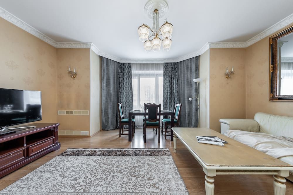 3-room apartment on Nemiga - מינסק - סלון