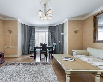3-room apartment on Nemiga - Minsk - Olohuone