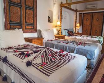 Wonderful and Genuine Riad, 5 ' Walk Main Square 11 Nice rooms up to 28 people - Marrakech - Camera da letto