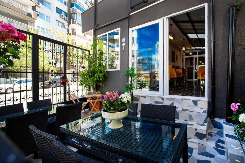 8 Rooms House - בלקובה - מרפסת