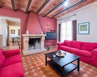 high capacity, bathroom in all rooms, jacuzzi, natural activities - Zufre - Sala de estar