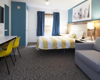 Intown Suites Extended Stay Newport News Va - I-64 - Newport News - Bedroom