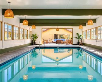 El Castell Motel - Monterrey - Piscina