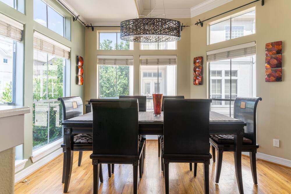 Washington Corridor & Park Living by RedAwning - هيوستن - غرفة طعام