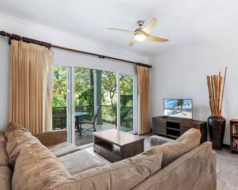 3-BD Beauty with Pool Near Beach - Potrero - Sala de estar