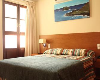 Hotel Vila Bela - Porto da Cruz - Schlafzimmer
