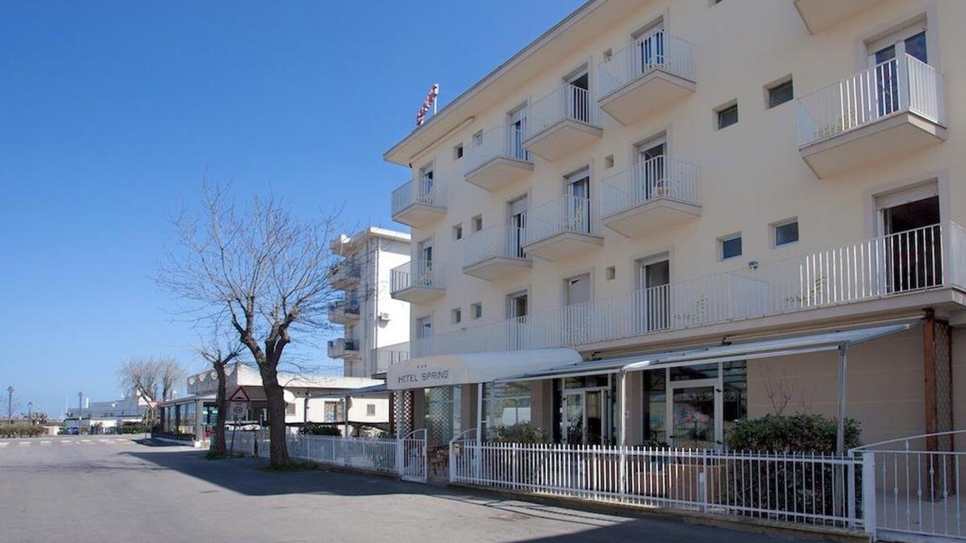 Hotel Spring
