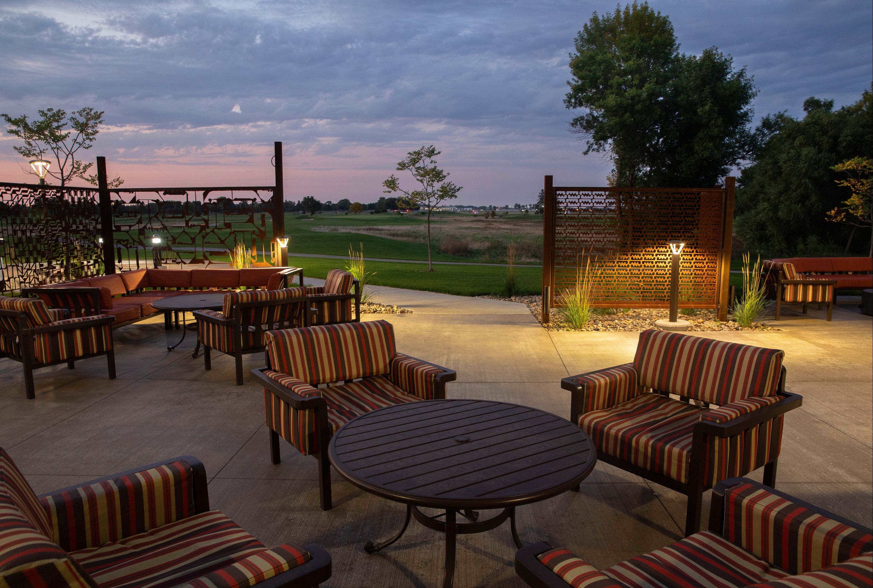Holiday Inn & Suites Sioux Falls - Airport By IHG - סו פולס - פטיו