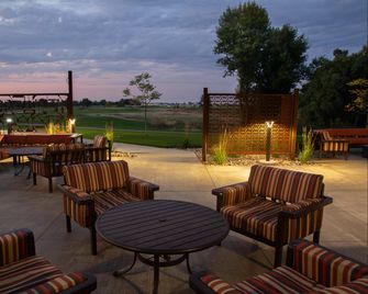 Holiday Inn & Suites Sioux Falls - Airport By IHG - סו פולס - פטיו