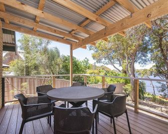 Riverscape Cottage No.12 with river views - Riverscape - unit 12 with river views - Augusta - Balcón
