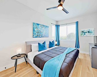 Lavish eastside retreat with private rooftop deck near dining & entertainment - Austin - Bedroom