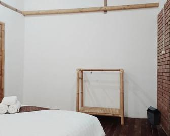 Balkondes Kembanglimus - Borobudur - Bedroom