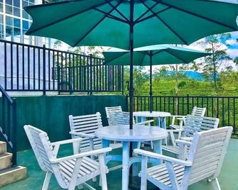 Hill Cool Hotel & Restaurant - Hatton - Balcony