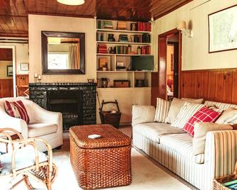 The Fishing Bach - Cottage for all Seasons - Turangi - Obývací pokoj