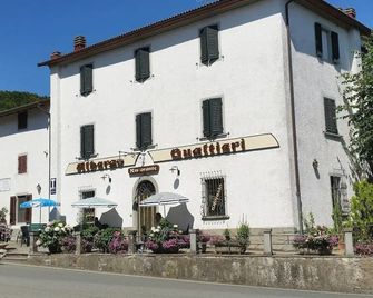 Albergo Ristorante Gualtieri - Barberino di Mugello - Building